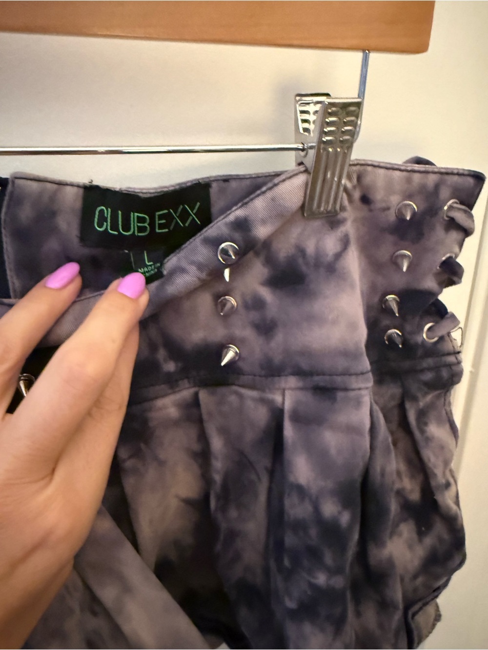 Burning Man 🔥 Tie-Dye Ruffled Mini Skirt in Charcoal Gray - Picture 5 of 8